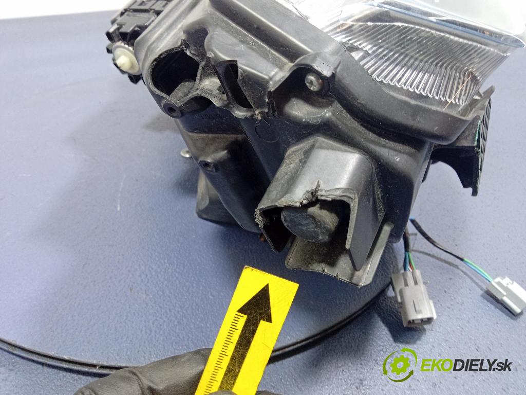 Suzuki Vitara 0 Reflektor: v pravo: 100-7R016