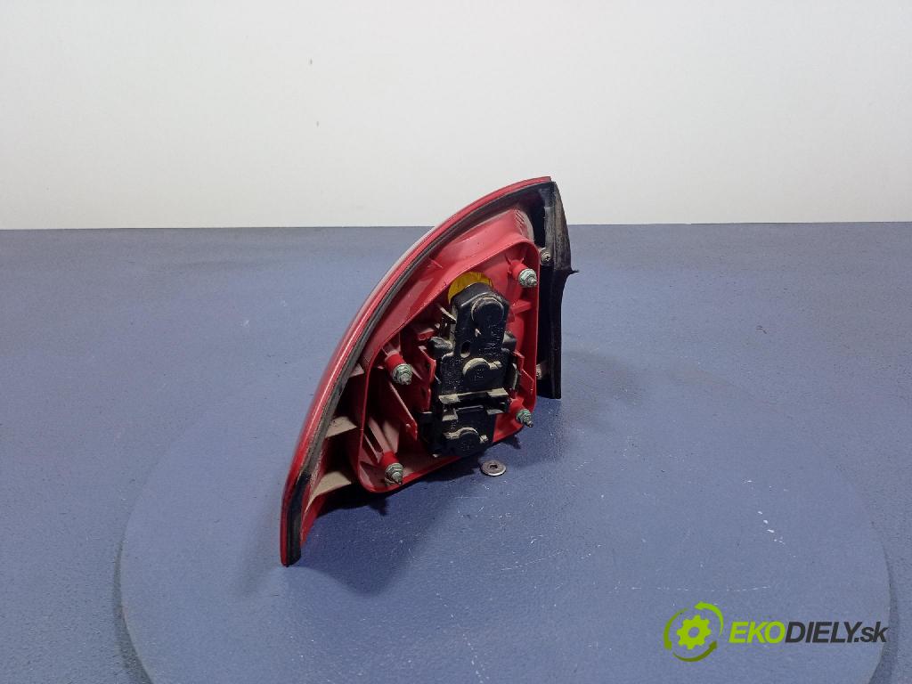 Audi A6 2003 svetlo / reflektor zad Prava: Vonkajsia: 4B5945096B