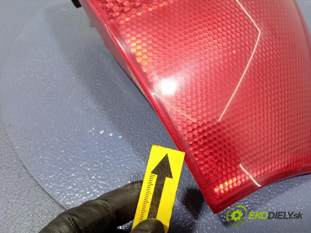 Audi A6 2003 svetlo / reflektor zad Prava: Vonkajsia: 4B5945096B