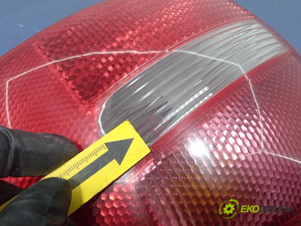 Audi A6 2003 svetlo / reflektor zad Prava: Vonkajsia: 4B5945096B