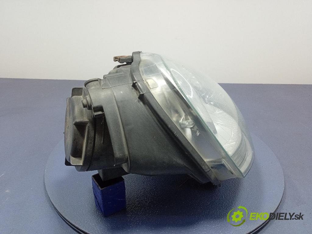 Vw Golf 2005 Reflektor: v pravo: 1K6941006R