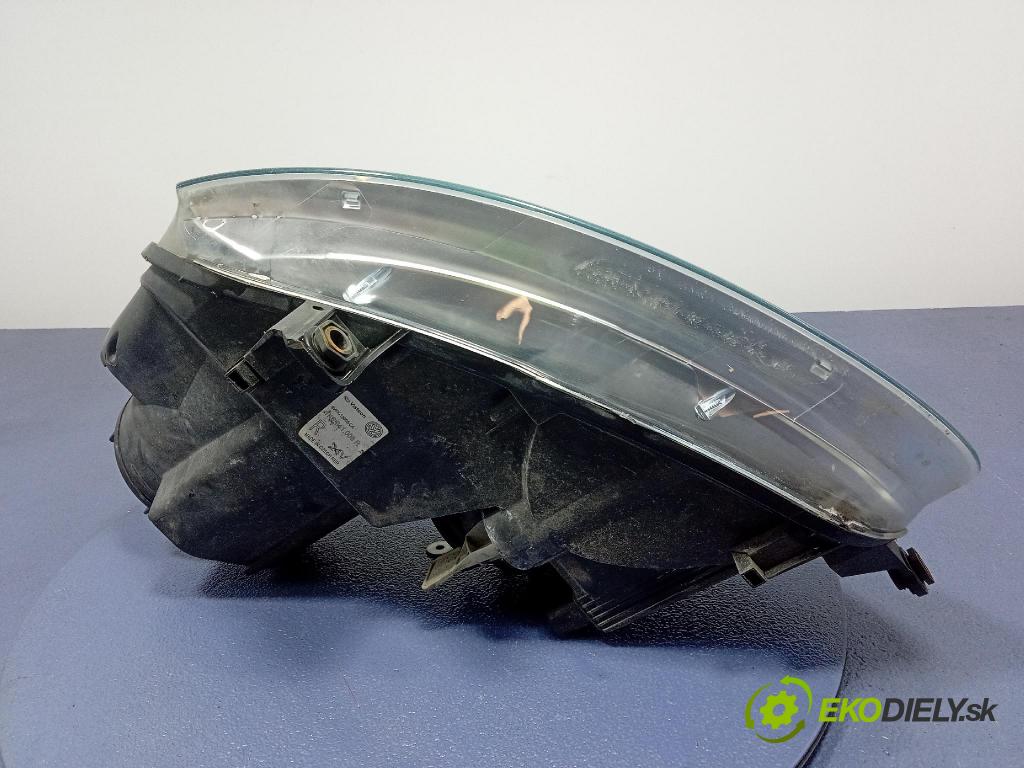 Vw Golf 2005 Reflektor: v pravo: 1K6941006R