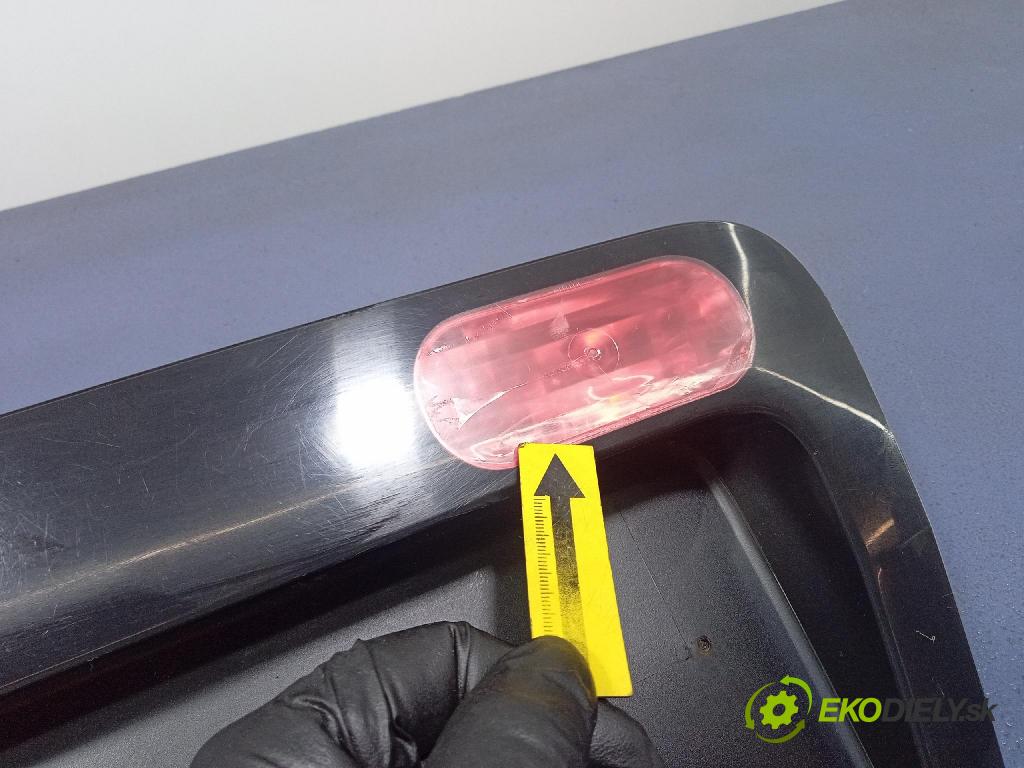 Audi A6 2003 zaslepka: Zad: 4B5945695