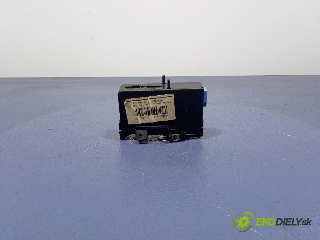 Renault Espace 2004 Spínač zapaľovania: 8200224594