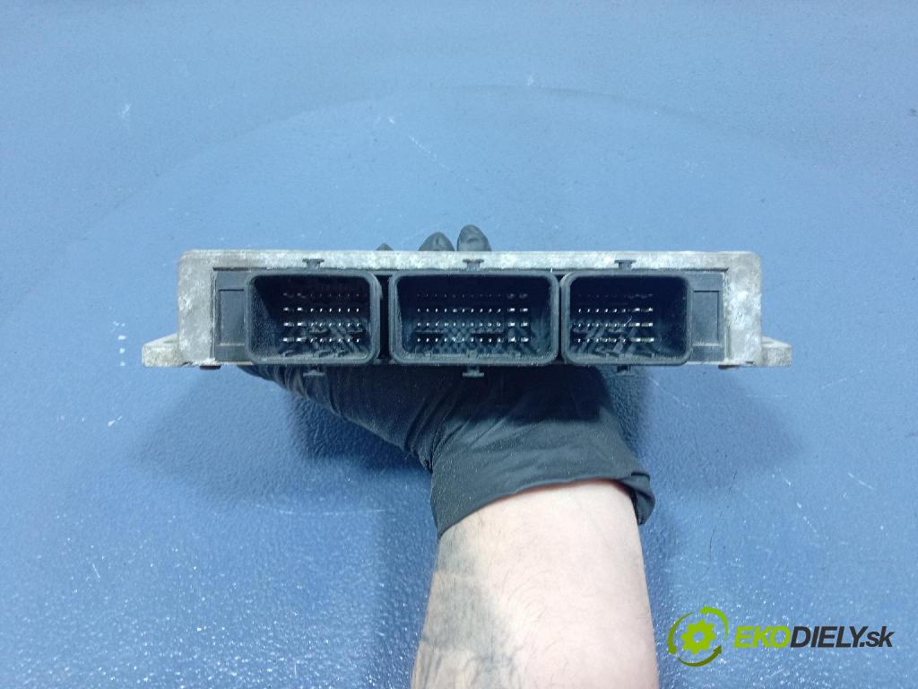 Renault Espace 2004 riadiaca jednotka Motor: 8200279458