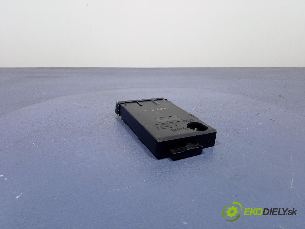 Audi A6 2003 kastlík 4B0862534D