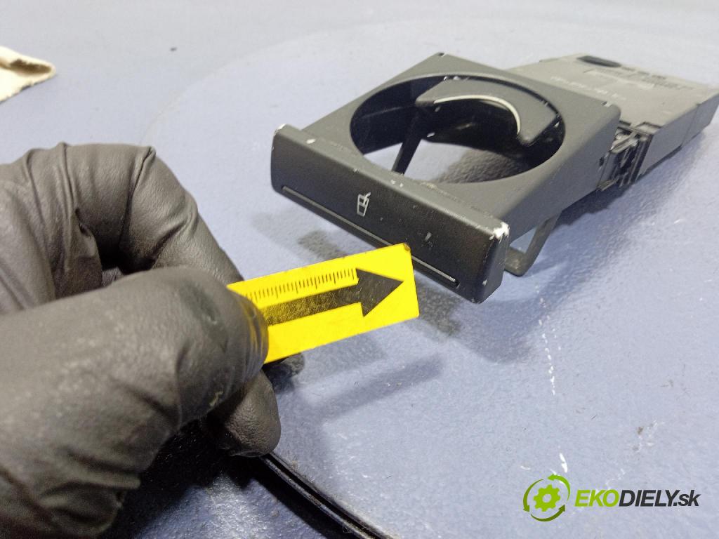 Audi A6 2003 kastlík 4B0862534D