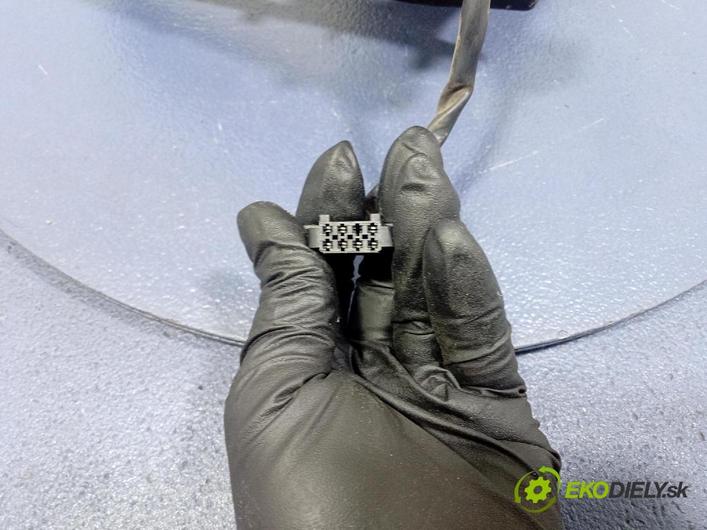 Seat Altea 2007 zrkadlo Vľavo: