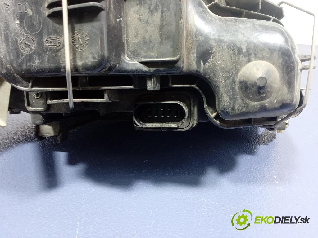 Audi A6 2003 Reflektor: Vľavo: 155929-00