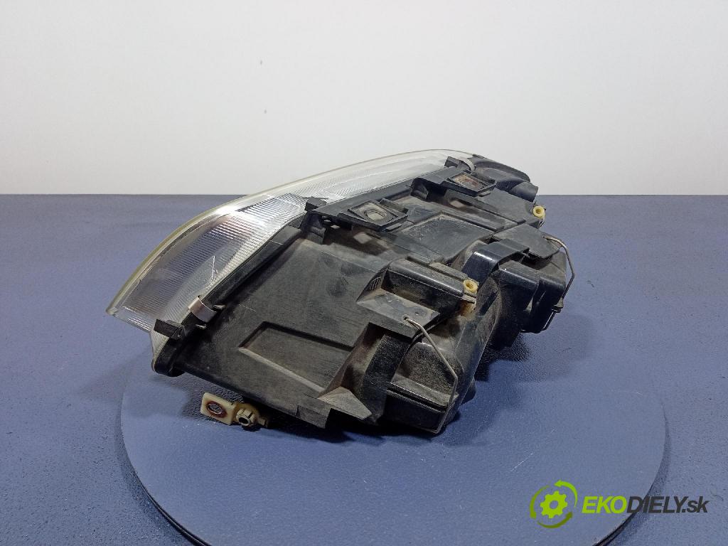 Audi A6 2003 Reflektor: v pravo: 155930-00