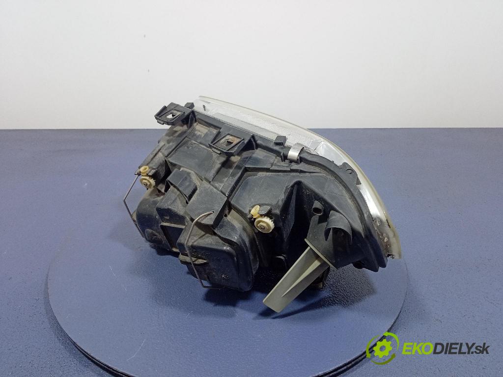 Audi A6 2003 Reflektor: v pravo: 155930-00