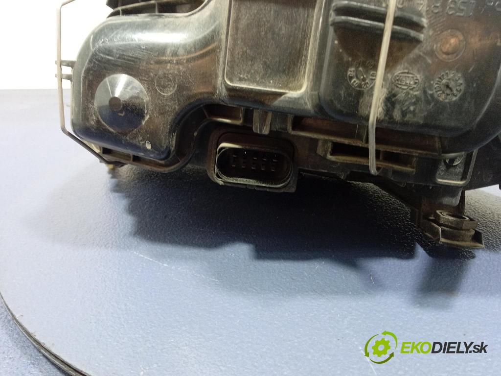 Audi A6 2003 Reflektor: v pravo: 155930-00