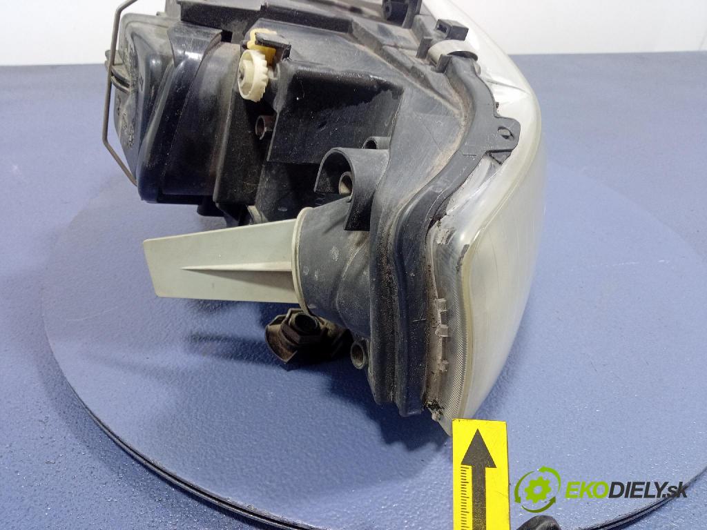 Audi A6 2003 Reflektor: v pravo: 155930-00