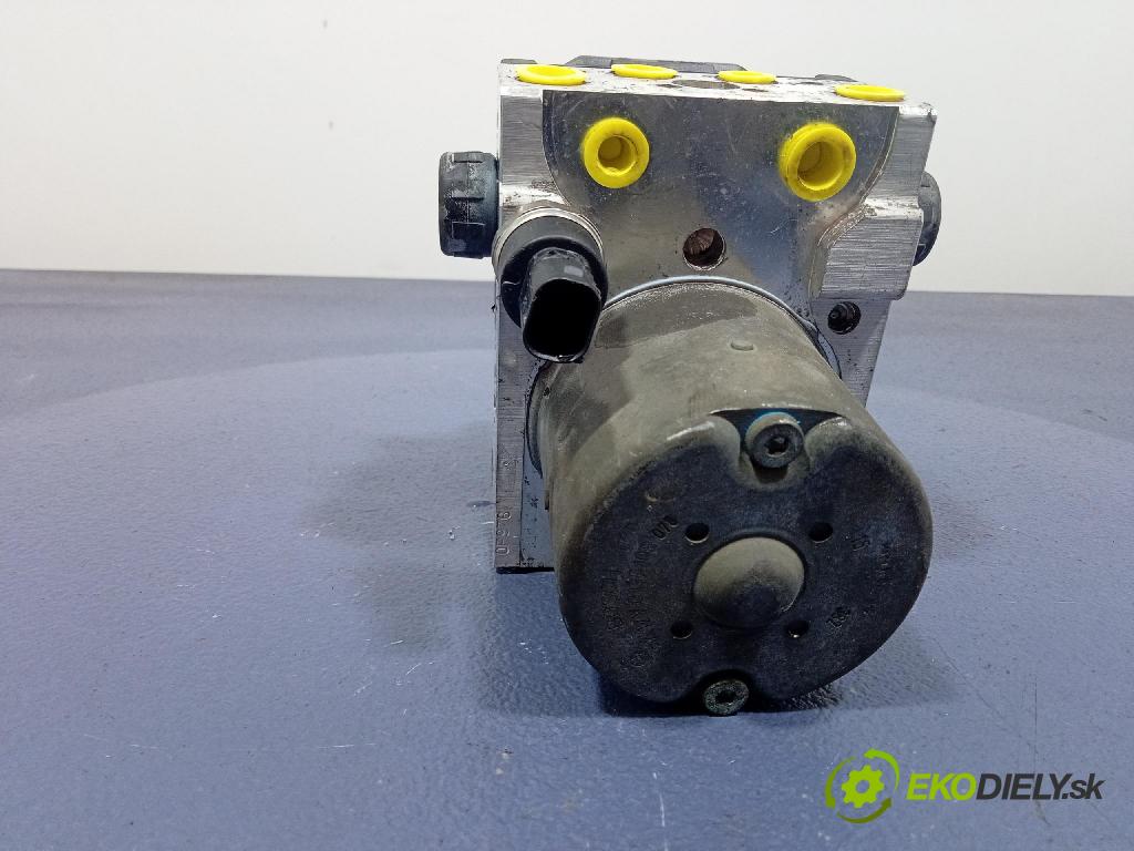 Audi A6 2003 čerpadlo ABS x 4B0614517G