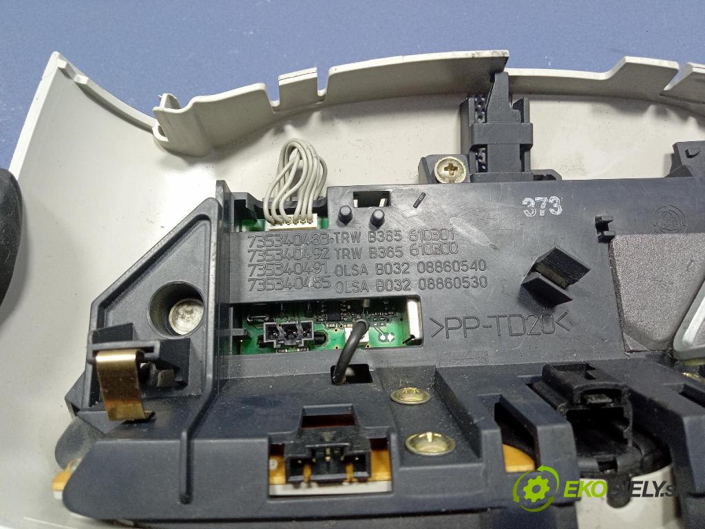 Fiat Stilo 2004 prepínač Strešné okno: 735340483