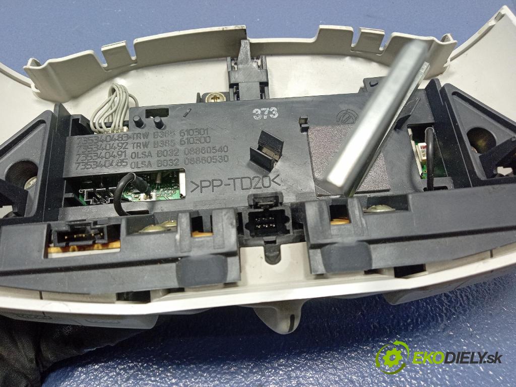 Fiat Stilo 2004 prepínač Strešné okno: 735340483