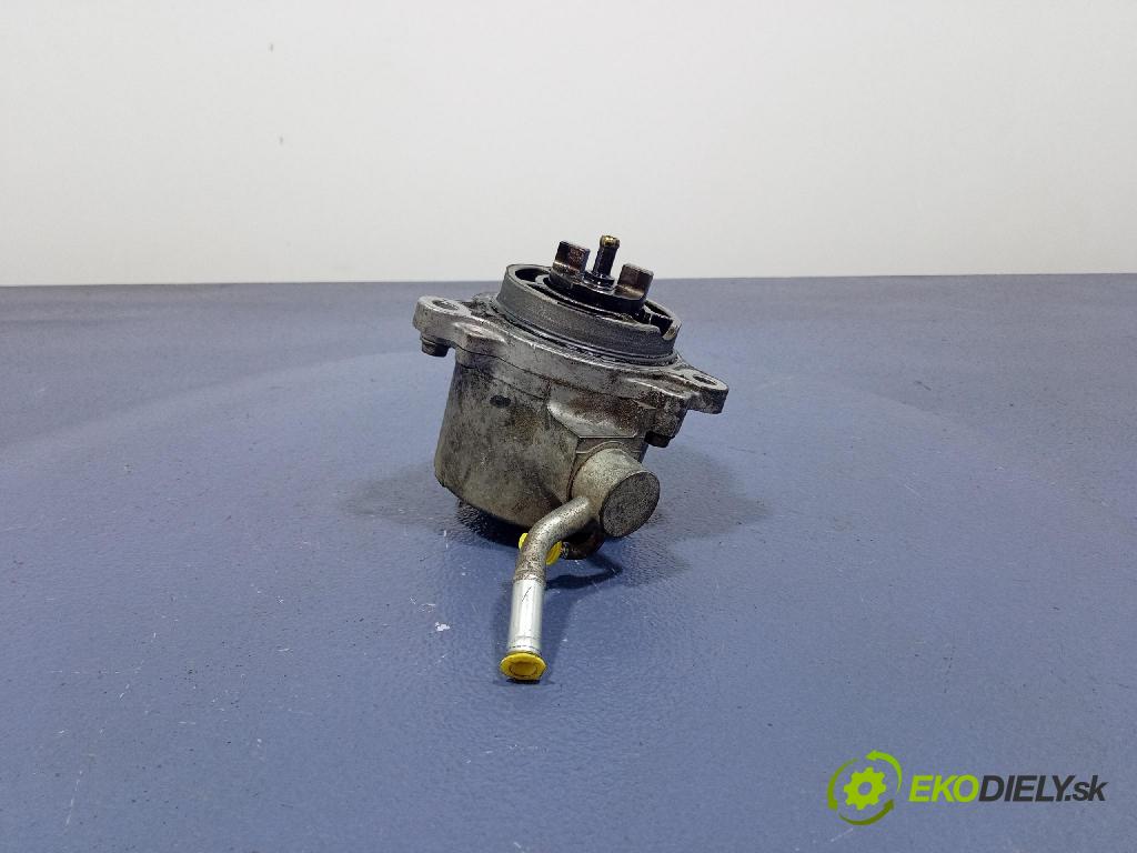 Mazda 5 2006 čerpadlo vákuová RF7J18G00