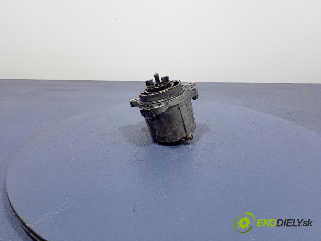 Mazda 5 2006 čerpadlo vákuová RF7J18G00