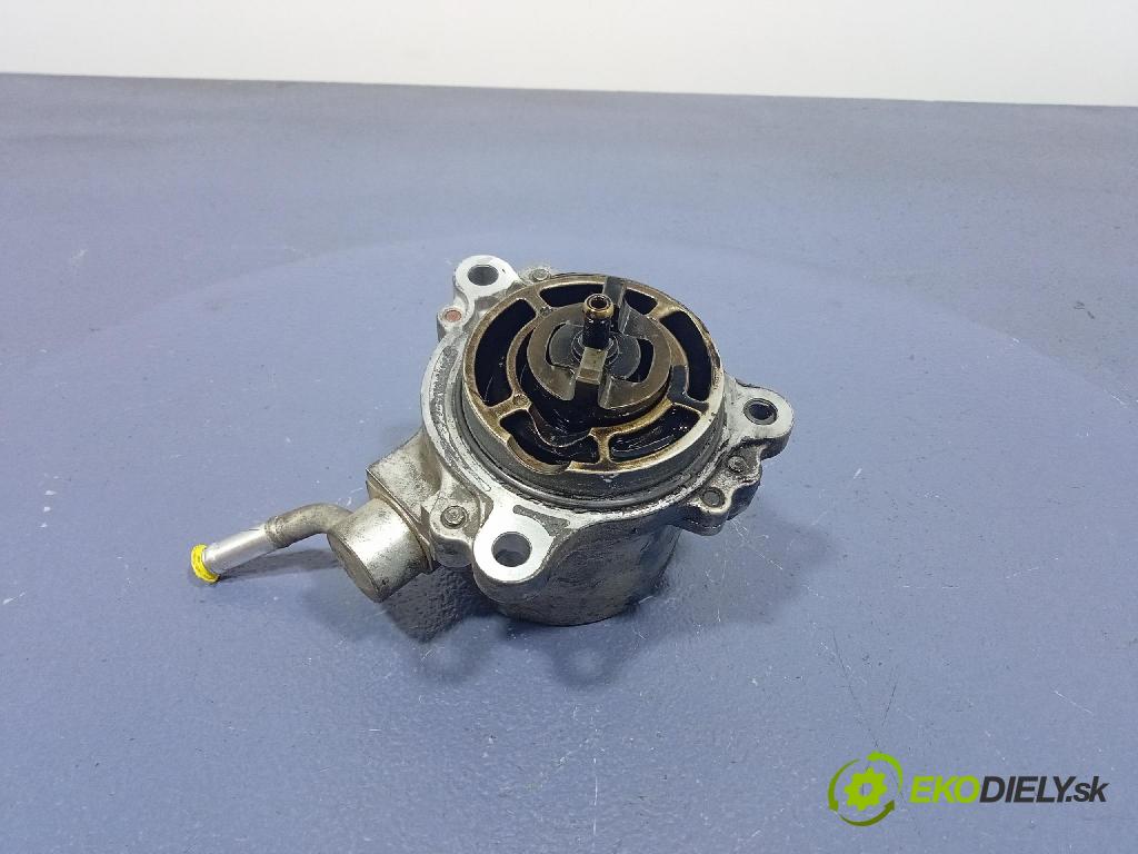 Mazda 5 2006 čerpadlo vákuová RF7J18G00