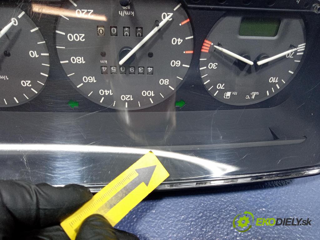 Volkswagen Passat 1.9 tdi 1994 prístrojovka/ budíky 3A0919033C