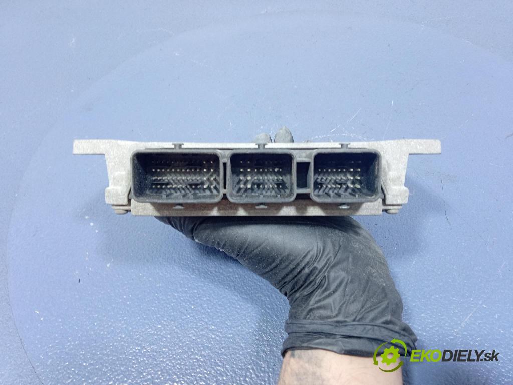 Citroen C4 picasso 2008 řídící jednotka Motor: 9662402080