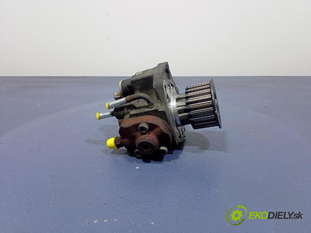 Mazda 5 2006 čerpadlo Injekcia: RF7J13800B