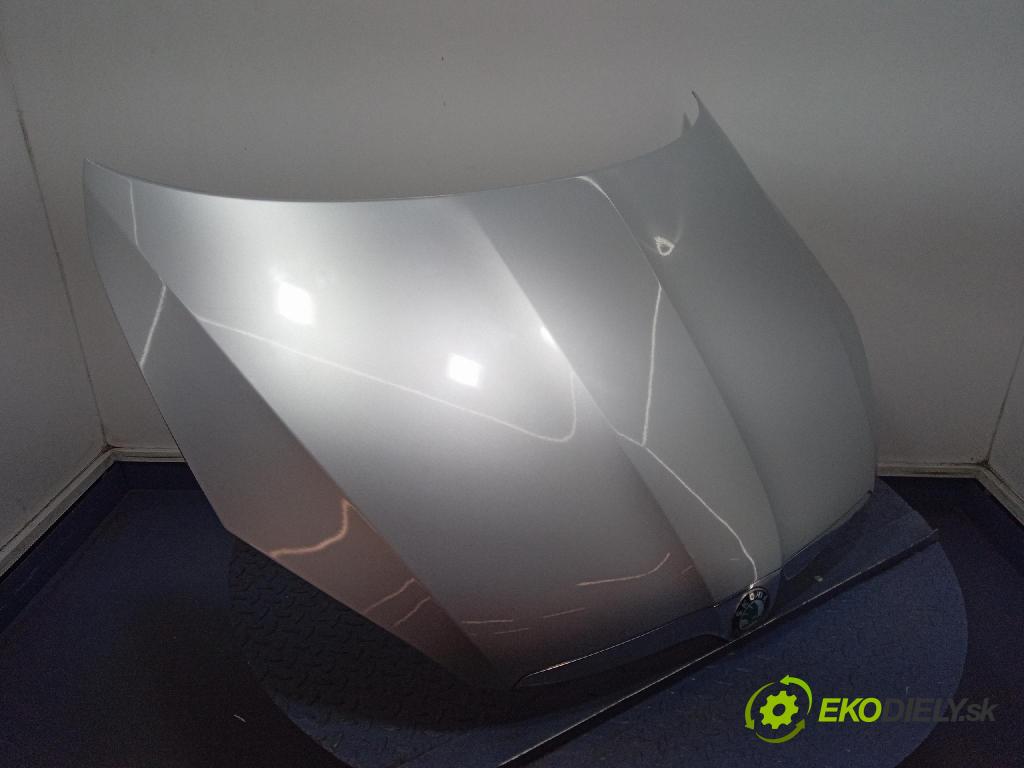 Skoda Fabia 2011 kapota přední: