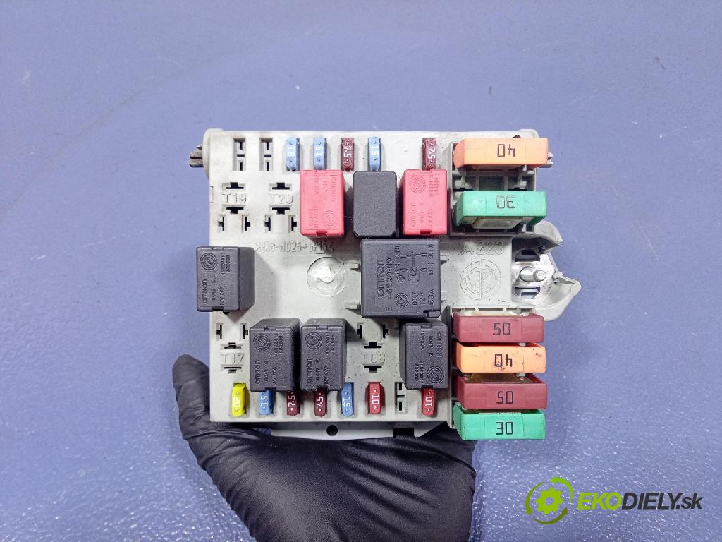 Alfa romeo 147 2008 řídící jednotka Motor: 00552049900