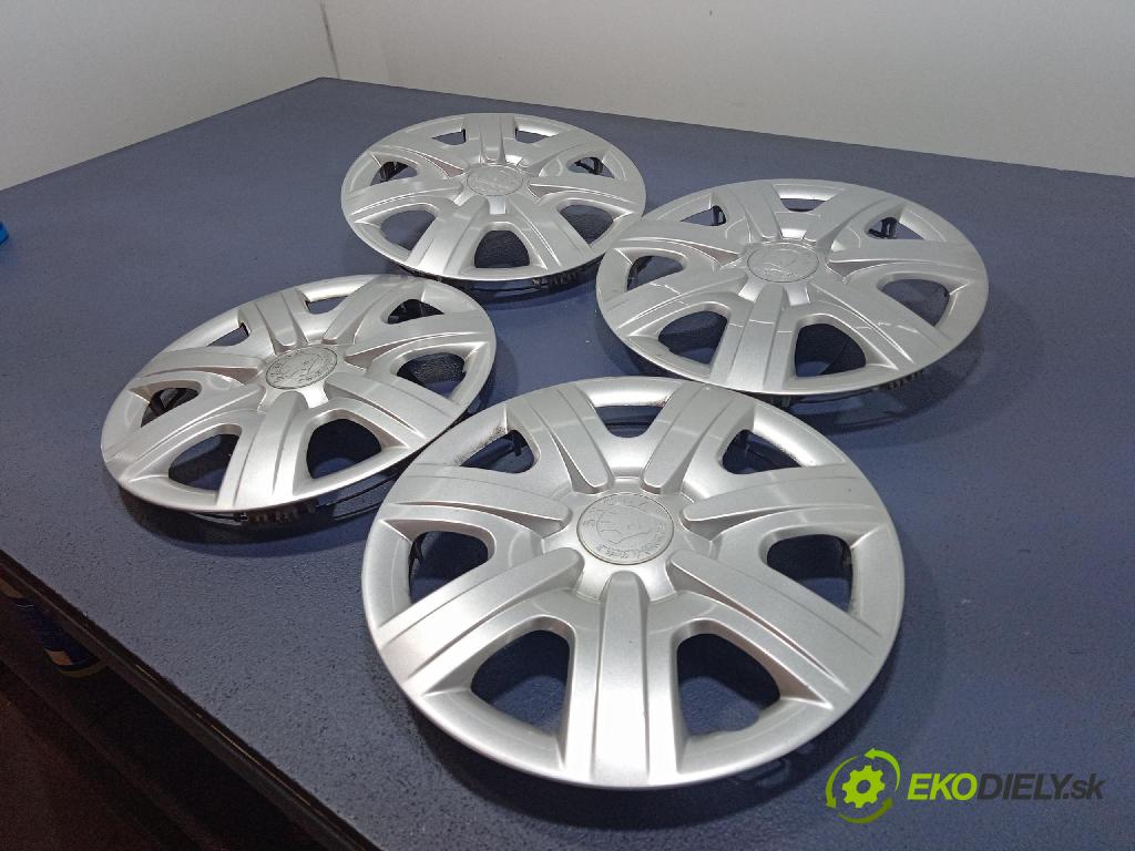 Skoda Fabia 2011 puklica kola: 5J0601147E