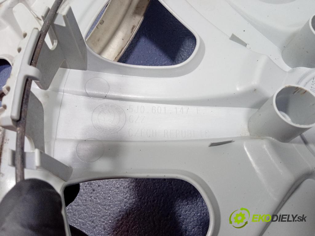 Skoda Fabia 2011 puklica kola: 5J0601147E