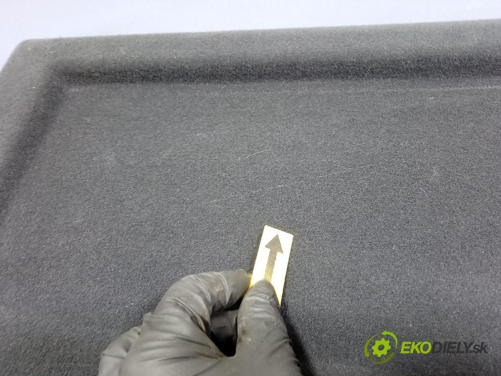 Skoda Fabia 2011 kufra: 5J6867769