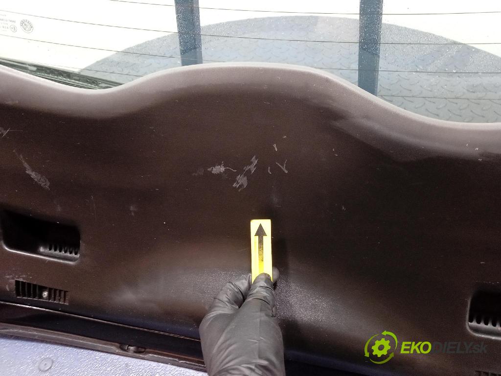 Alfa romeo 147 2008 zadna dveře kufra: kufra: