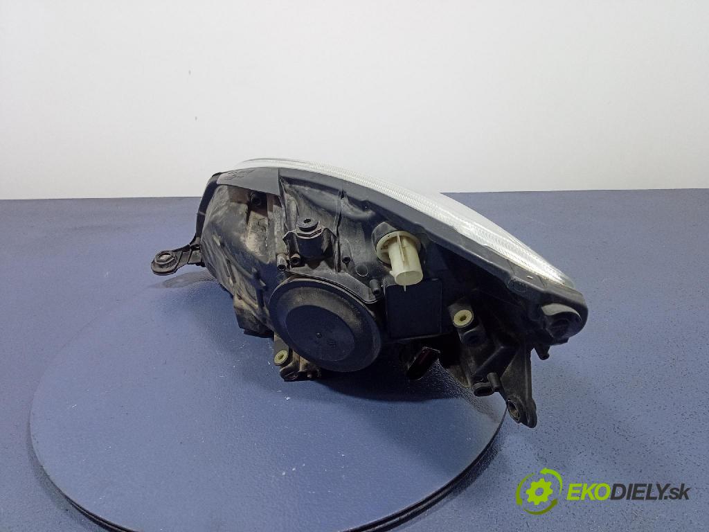 Skoda Fabia 2011 Reflektor: v pravo: 173088-02