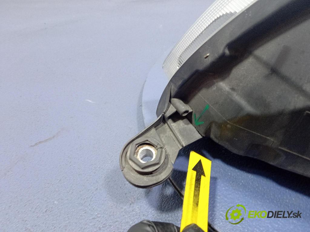 Skoda Fabia 2011 Reflektor: v pravo: 173088-02