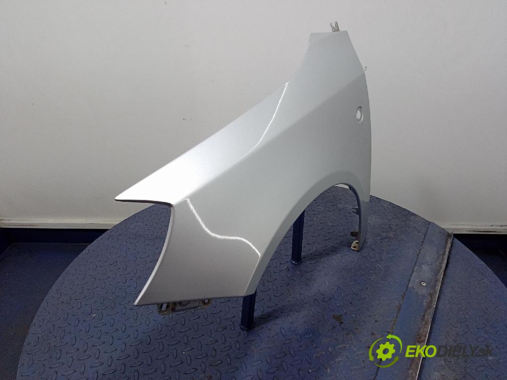 Skoda Fabia 2011 blatník Predné Vľavo: