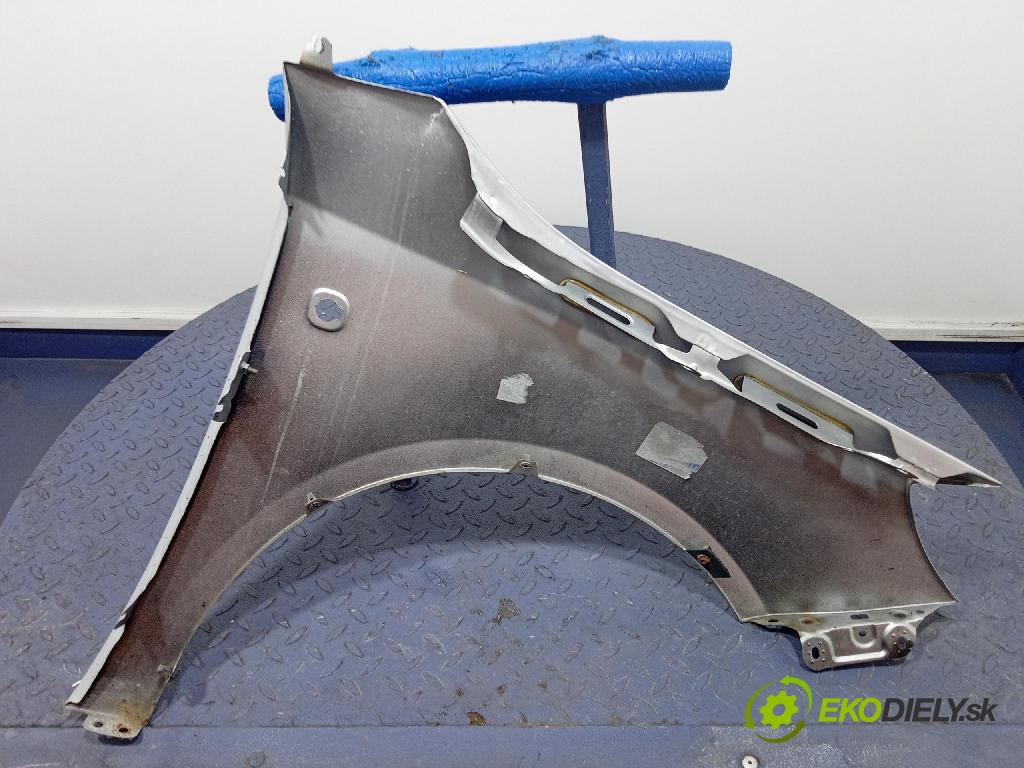 Skoda Fabia 2011 blatník Predné Vľavo: