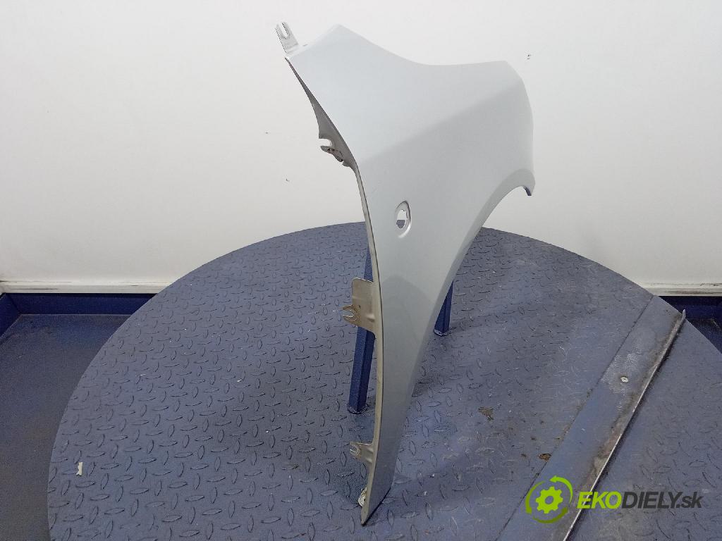 Skoda Fabia 2011 blatník Predné v pravo:
