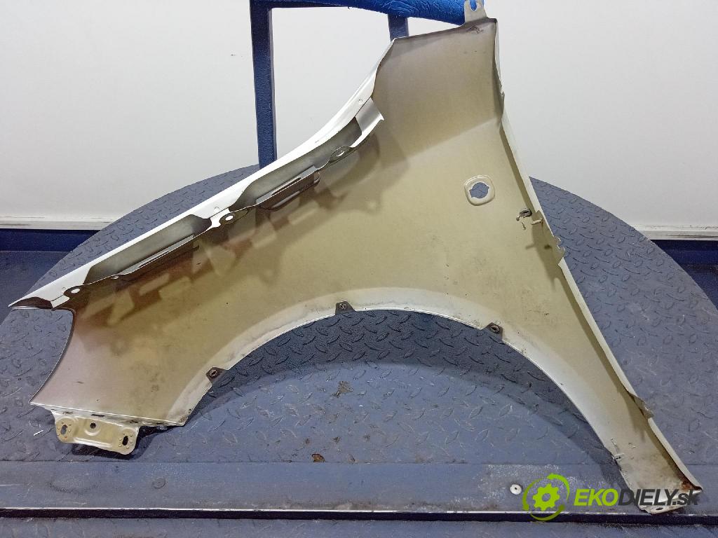 Skoda Fabia 2011 blatník Predné v pravo: 