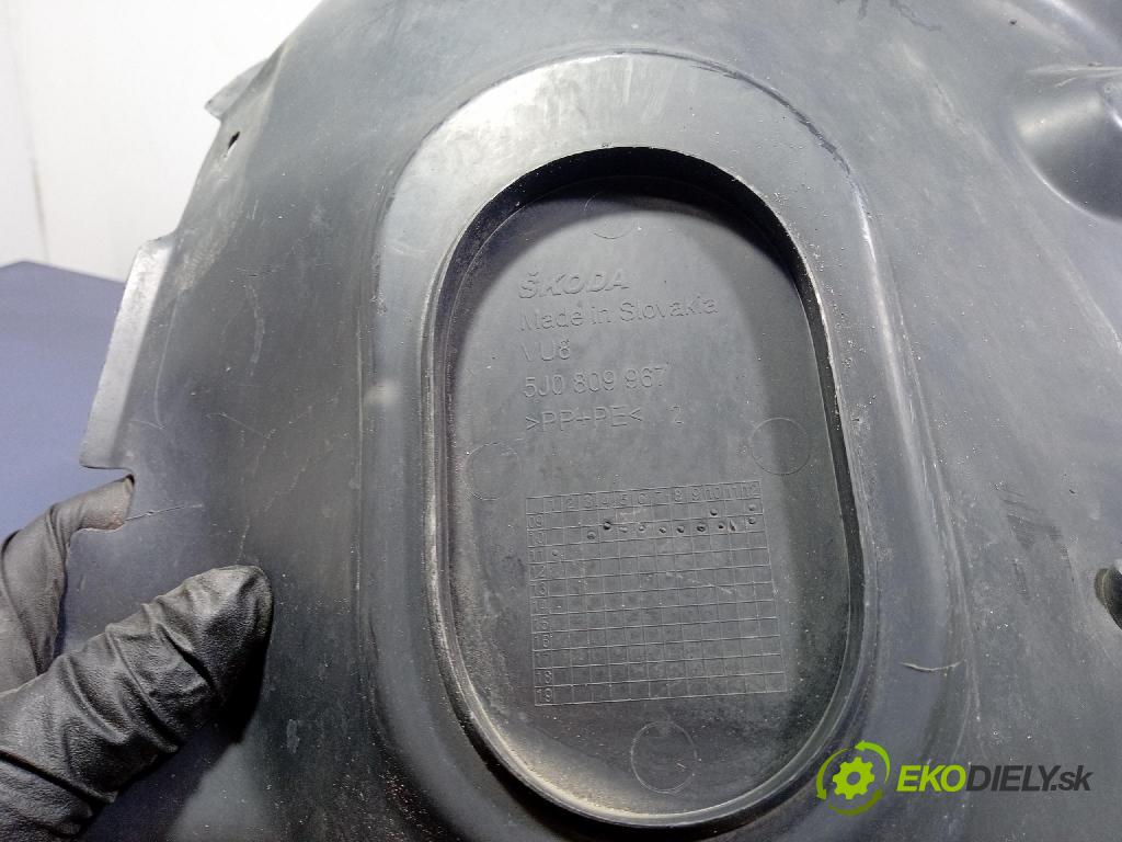 Skoda Fabia 2011 Blatník: Plastové: Predné 5J0809958A