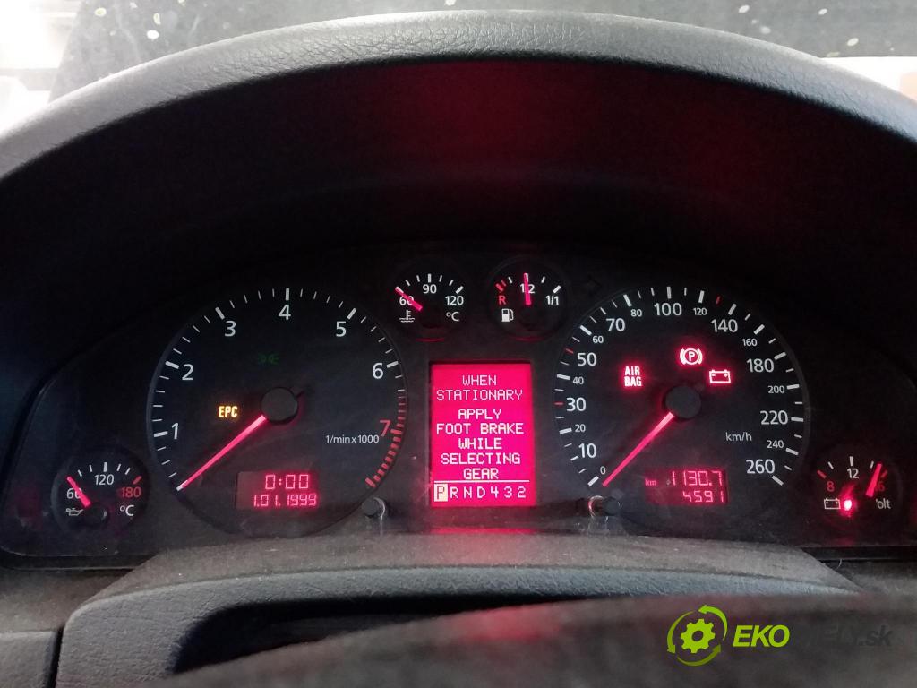 Audi A6 1999 Přístrojová deska 4B0920930L