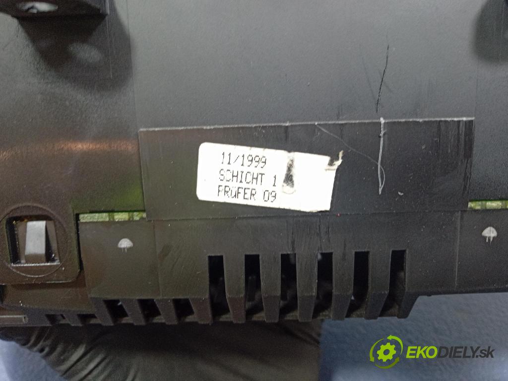 Audi A6 1999 Přístrojová deska 4B0920930L