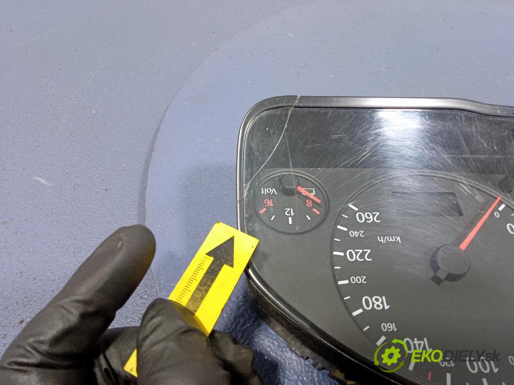 Audi A6 1999 Přístrojová deska 4B0920930L