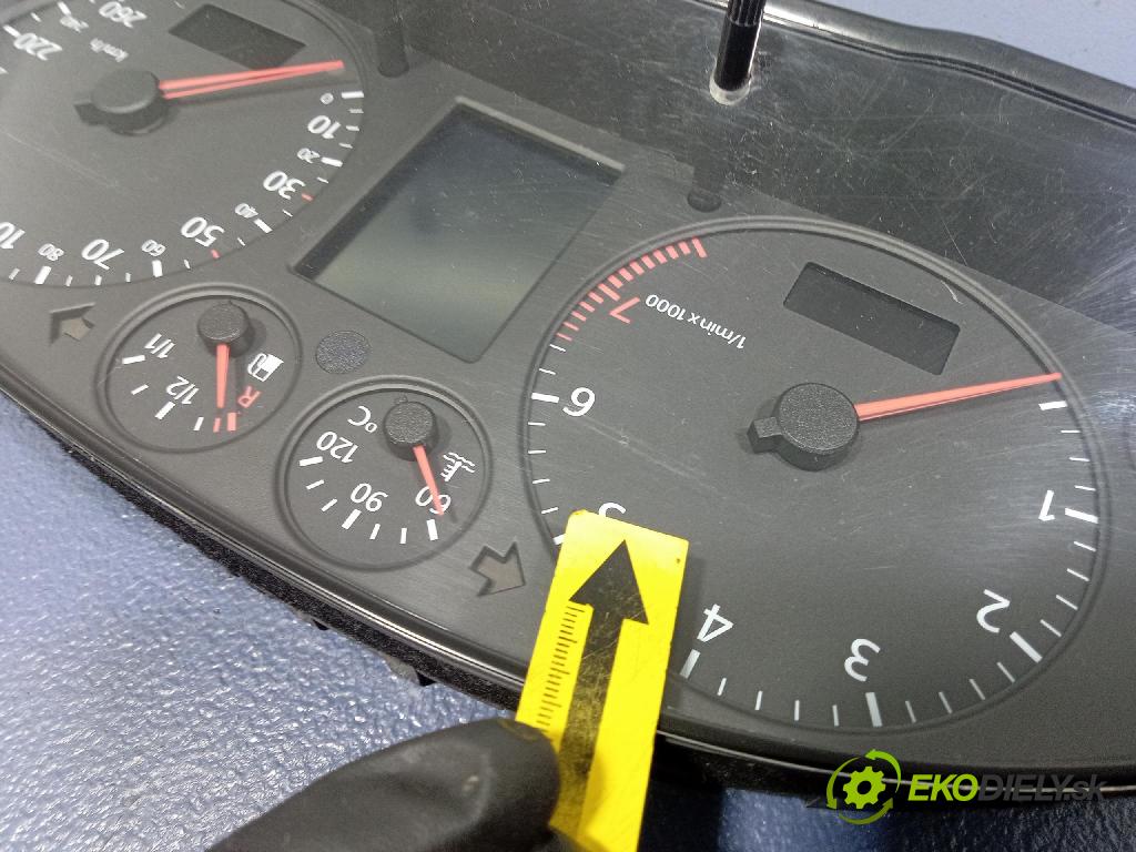 Audi A6 1999 Přístrojová deska 4B0920930L