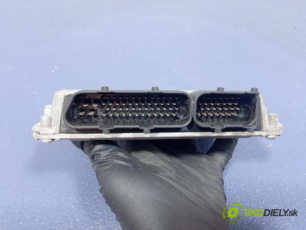 Skoda Fabia 2011 riadiaca jednotka Motor: 03D906023M