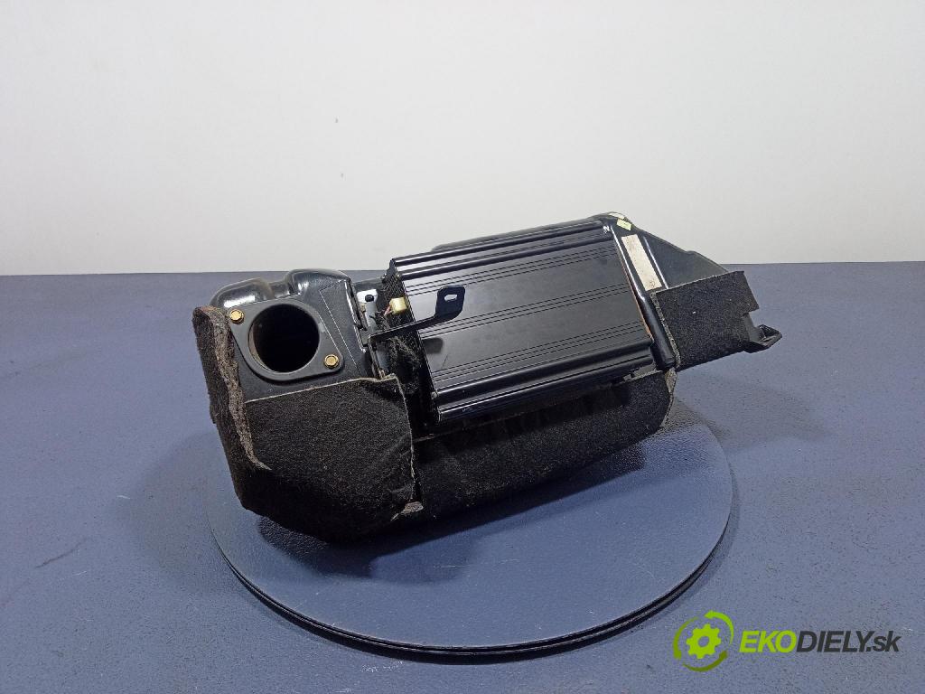 Audi A6 1999 Reproduktor / Subwoofer: