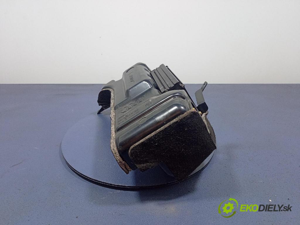 Audi A6 1999 Reproduktor / Subwoofer: