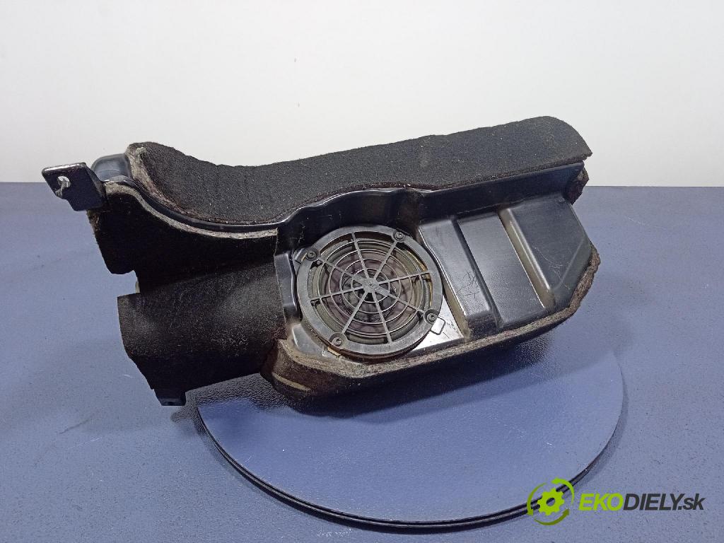 Audi A6 1999 Reproduktor / Subwoofer: