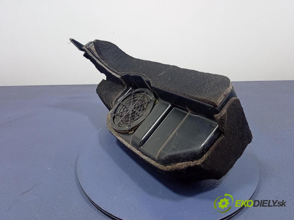Audi A6 1999 Reproduktor / Subwoofer: