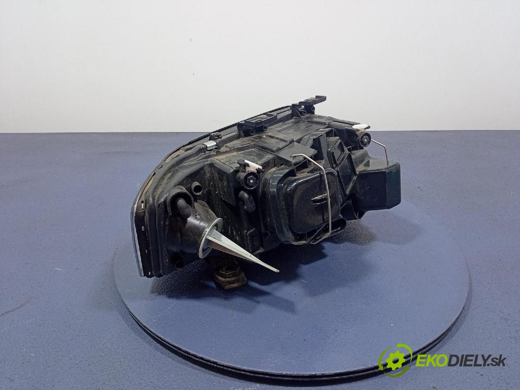 Audi A6 1999 Reflektor: Vľavo: 441-1134L