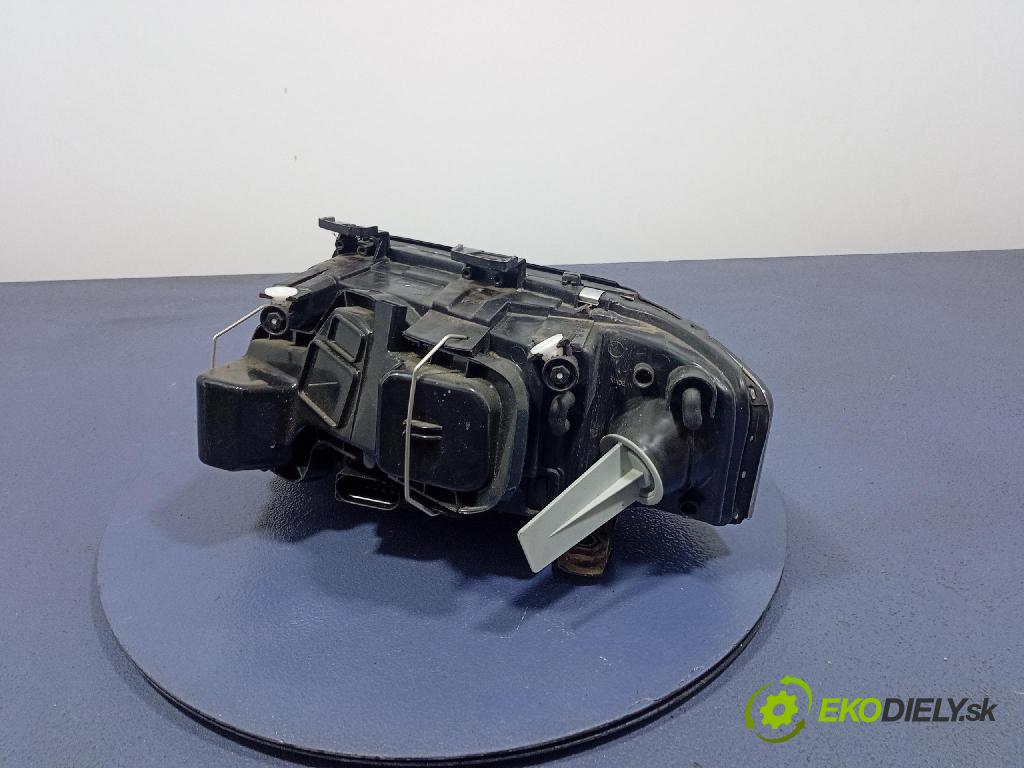 Audi A6 1999 Reflektor: v pravo: 441-1134R